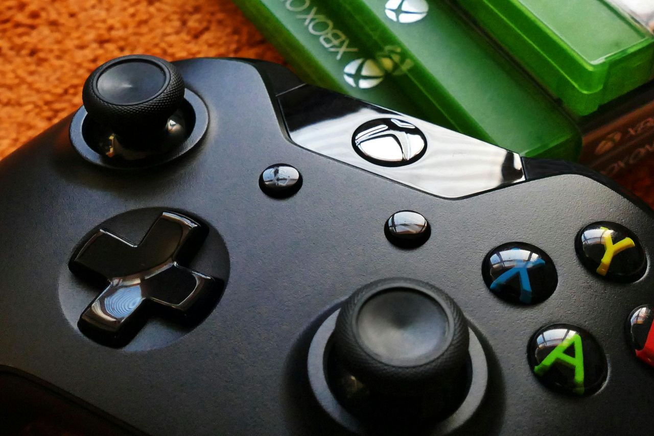 https://s3.gaming.news/wp-content/uploads/2025/03/xbox-gamepad-old.jpg